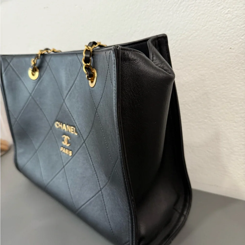 CHANEL Shopping Tote Quilted Calfskin Large - Picture 6 of 7